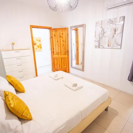St Julians Lifestyle Prime Location San Ġiljan
