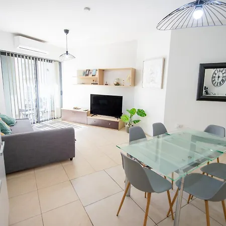 St Julians Lifestyle Prime Location San Ġiljan